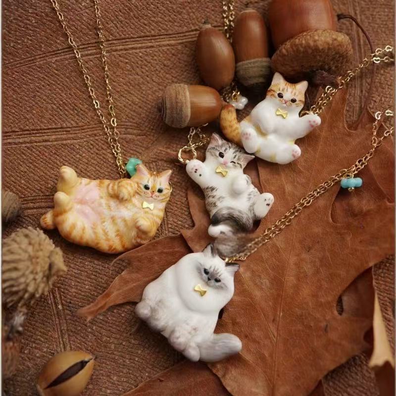 PAWSOME NECKLACE - #136