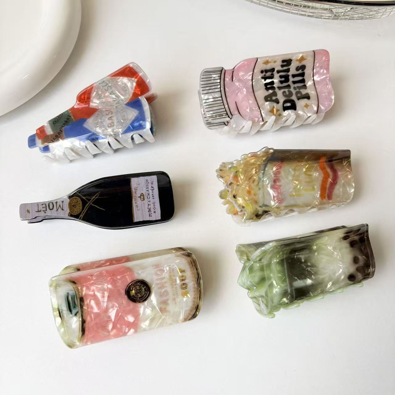 PAWSOME PETS NEW YORK Hand-painted drink lovers Claw Hair Clip | Eco-Friendly