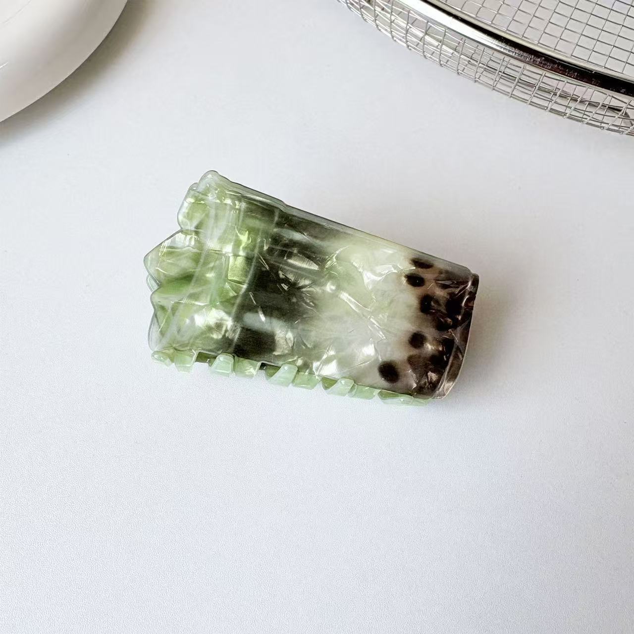 PAWSOME PETS NEW YORK Hand-painted drink lovers Claw Hair Clip | Eco-Friendly