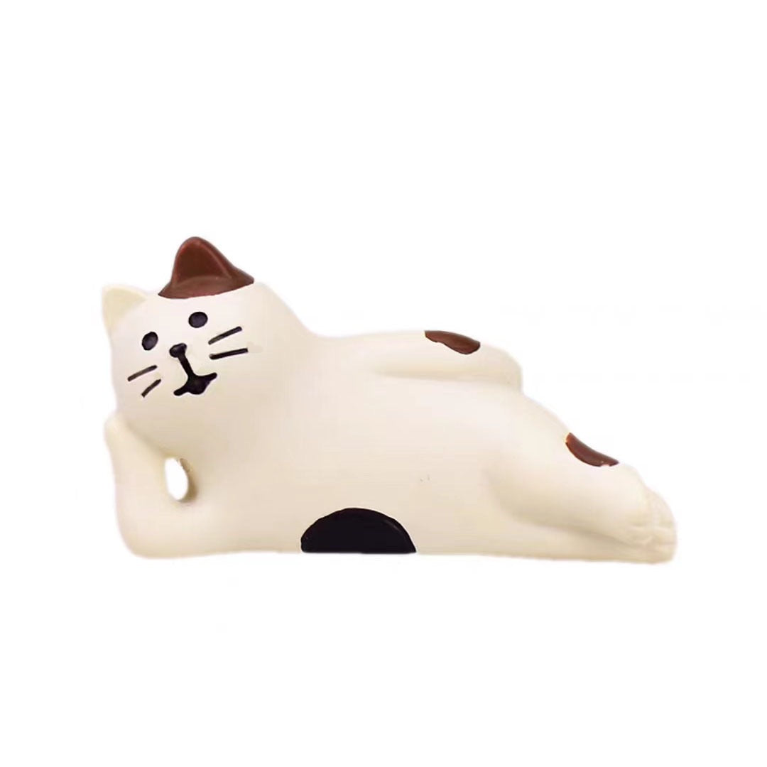 PAWSOME FIGURINES - #235