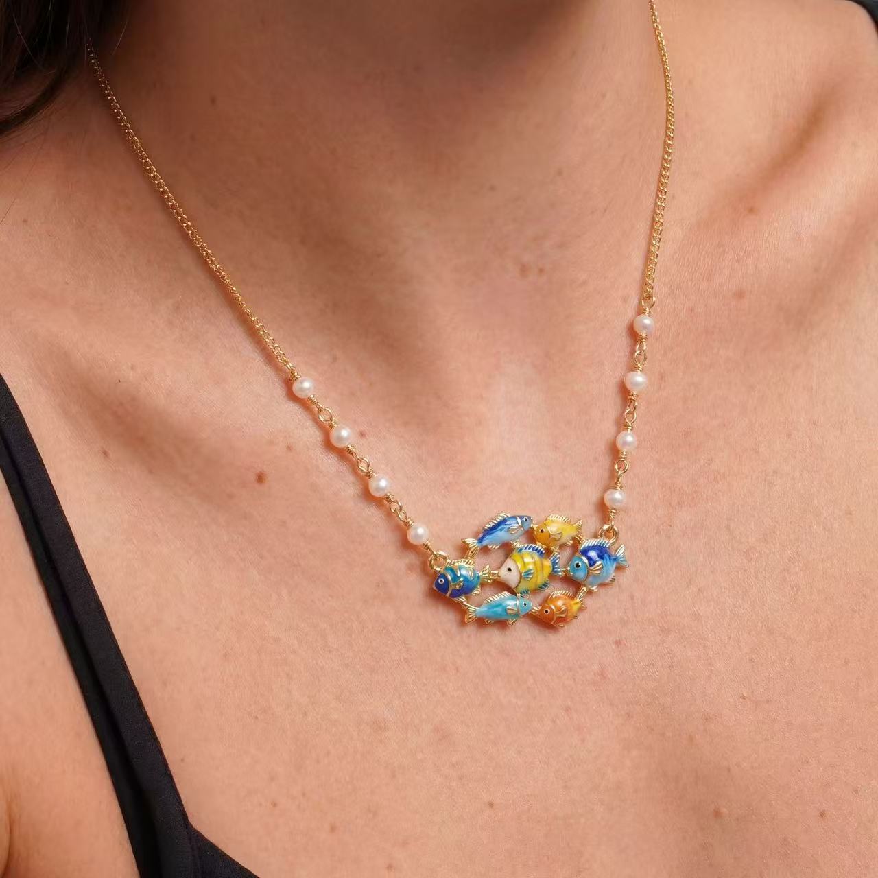 PAWSOME NECKLACE - #126