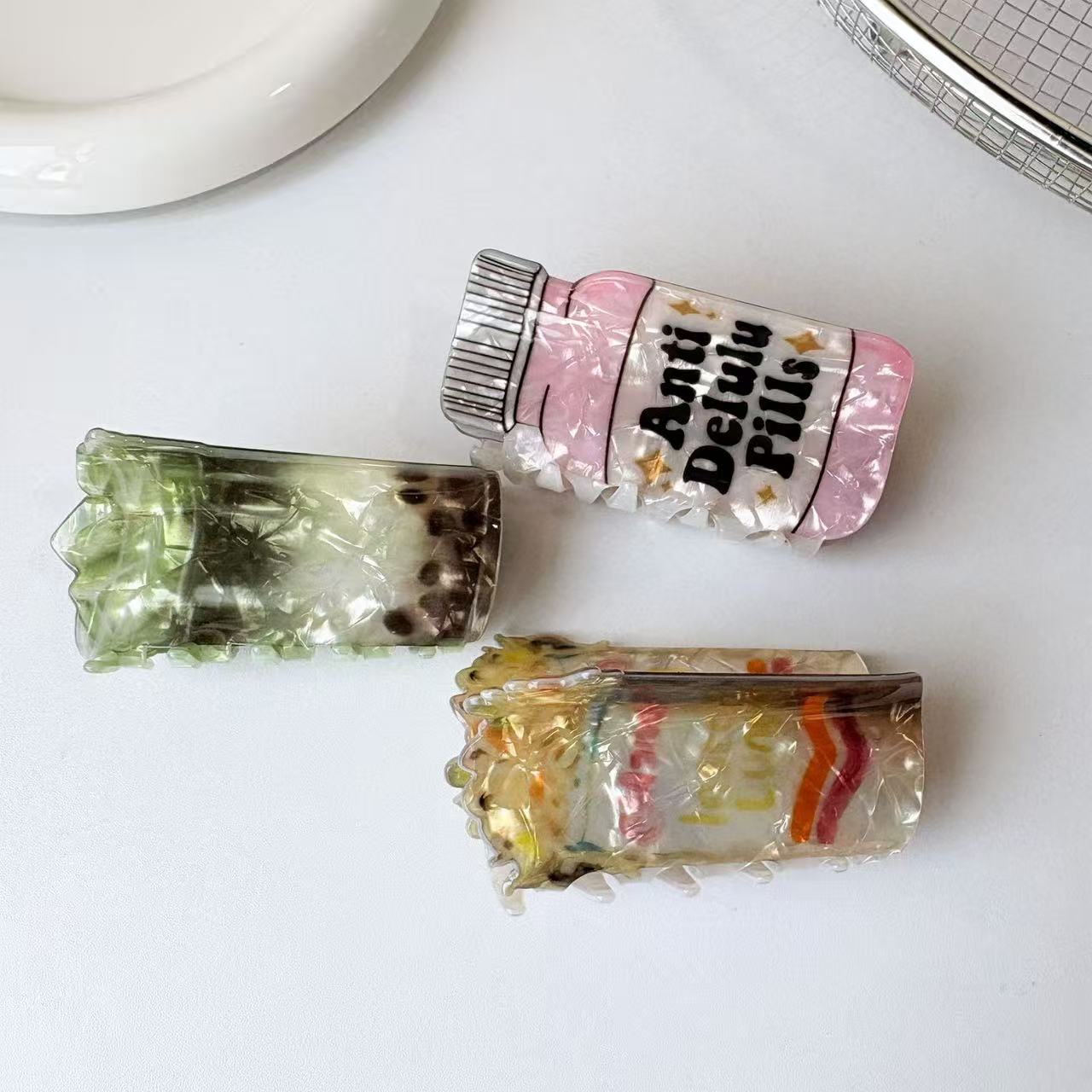 PAWSOME PETS NEW YORK Hand-painted drink lovers Claw Hair Clip | Eco-Friendly